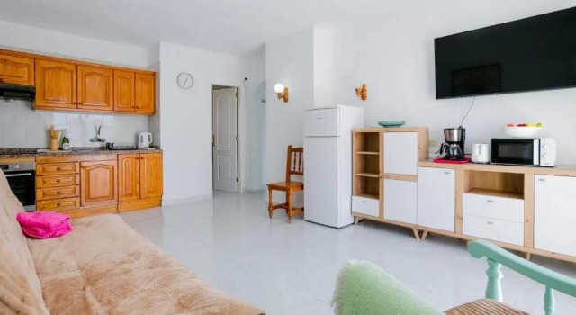 Апартаменты Las FLORITAS 23 Terrace and Swimming Pool