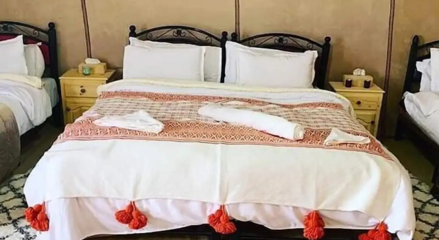 Bivouac Les Touareg Chez Bachir, Rezervovat Hotel Hotely v Meknes-Tafilalet s parkováním, Parkování