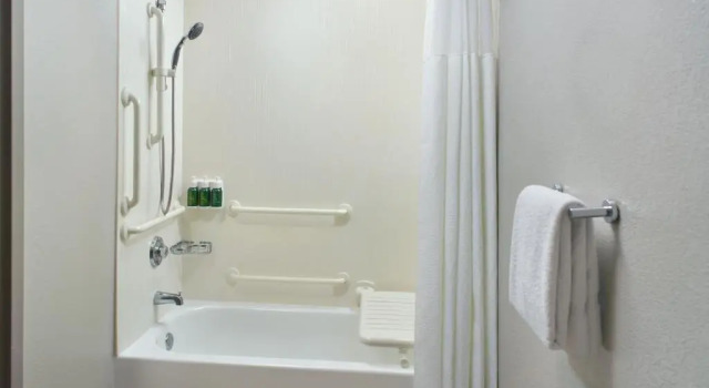 Четырёхместный номер Standard Courtyard by Marriott Myrtle Beach Broadway