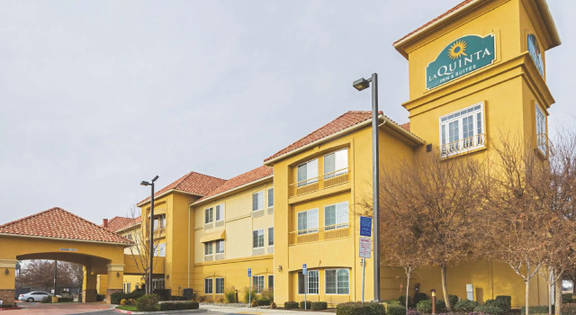 Кровать в общем номере La Quinta by Wyndham Fresno Northwest