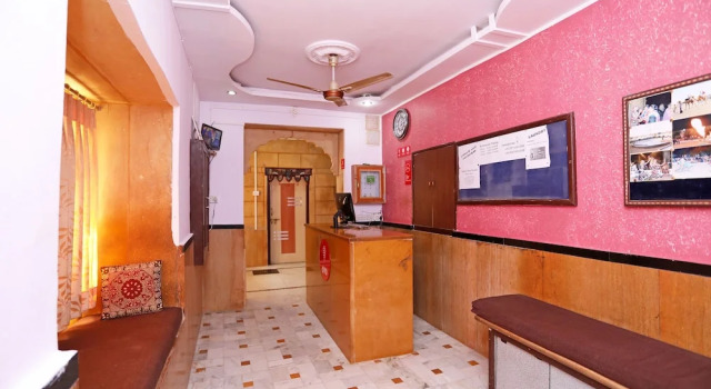 OYO 7426 Hotel Classic Inn, Забронировать Отель Отели штата Раджастхана с парковкой, Парковка