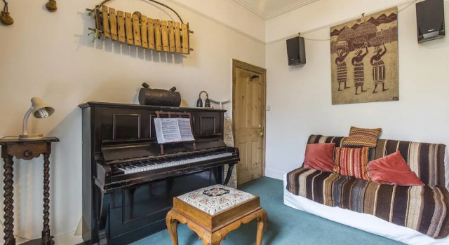 Gorgeous Victorian Home W/Garden Up To 6 Guests!, Забронировать Отель Отели Англии 3 звезды, 3*