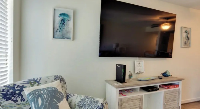 Ocean-view Island Condo w/ Pool: Pets Welcome!