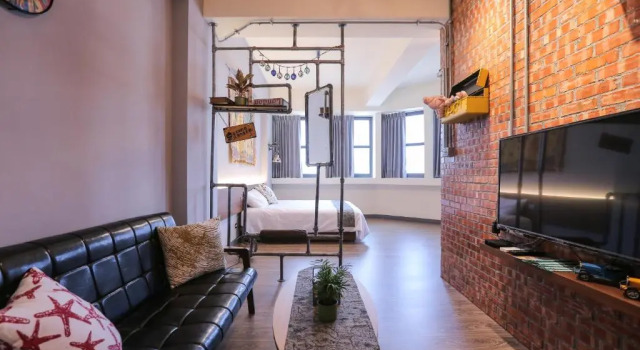 Run of House Slowly Space