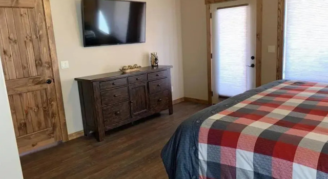 Skyfall Cabin. Stunning views, Hot Tub, minutes from Zion, Book Hotel Hoteller i Orderville med parkering, Parkering