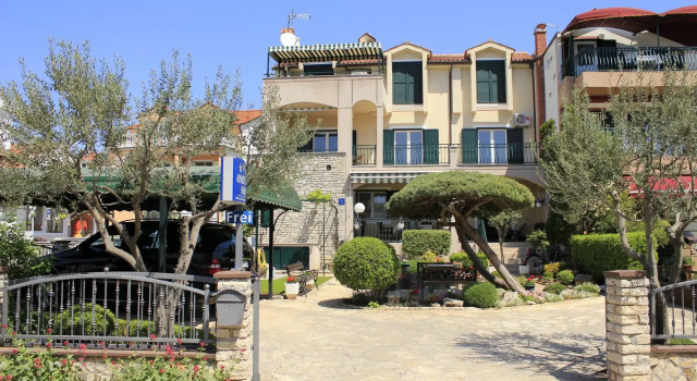 Zdenka - 10 m From the Beach - SA5, Забронировать Отель Отели Шибеник 3 звезды, 3*