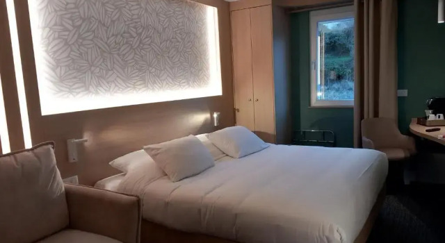 Трёхместный номер Standard Hôtel Aster Restaurant Aux Arcades