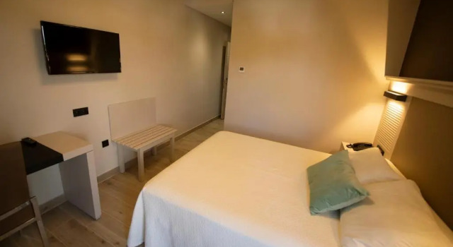 Номер Standard Hotel y Apartamentos Diufain