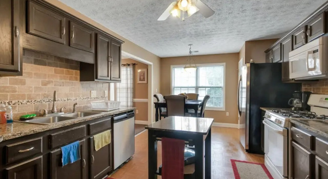 Коттедж Atlanta Retreat W/ 2-car Garage, Fenced Yard 6 Bedroom Home by RedAwning