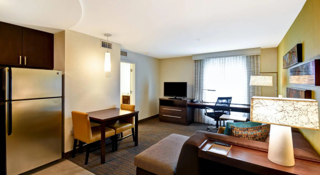 Двухместный люкс c 1 комнатой Residence Inn by Marriott Springfield Chicopee