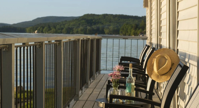 Номер Standard с видом на озеро Lake Bomoseen Lodge