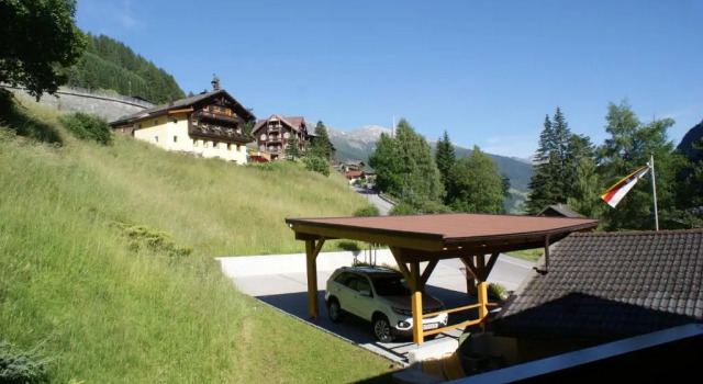 Семейный люкс с балконом Berghotel Hois