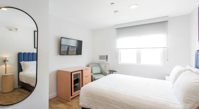 Четырёхместный номер Standard Grove Hotel