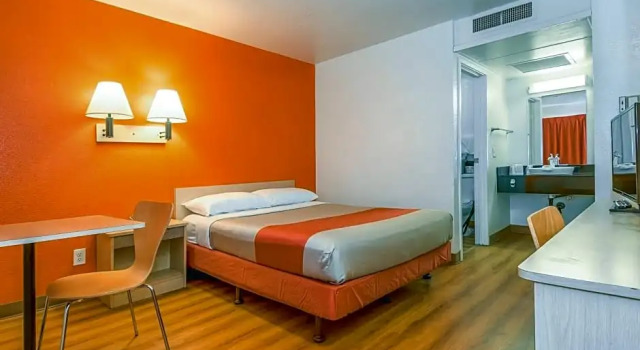Номер Standard Motel 6-Corona, CA