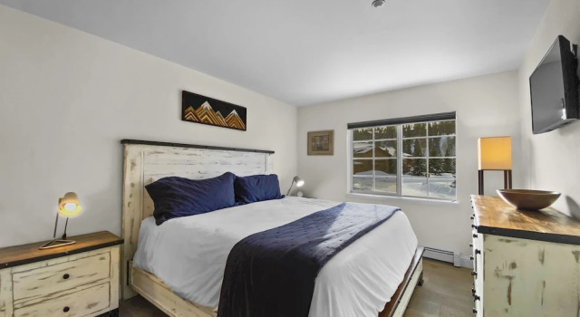 Swans Nest 1601 2 Bedroom Condo by RedAwning, Rezerwuj Apartament Hotele w Vail Ski z basenem, Basen