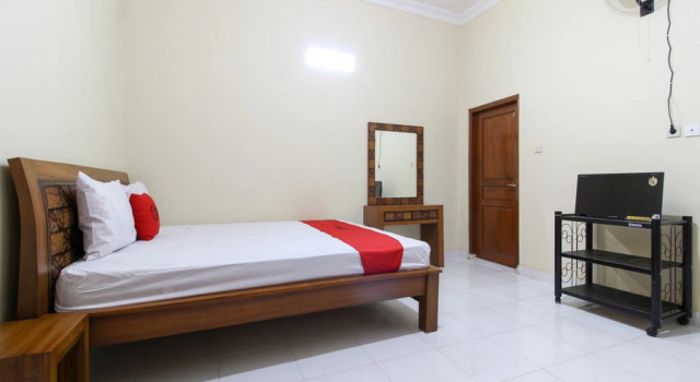 Номер Standard RedDoorz near Candi Ratu Boko