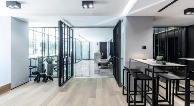 Люкс The Duke Boutique Suites