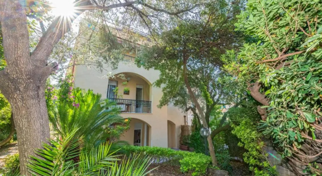 Апартаменты House with garden Baia dei Saraceni