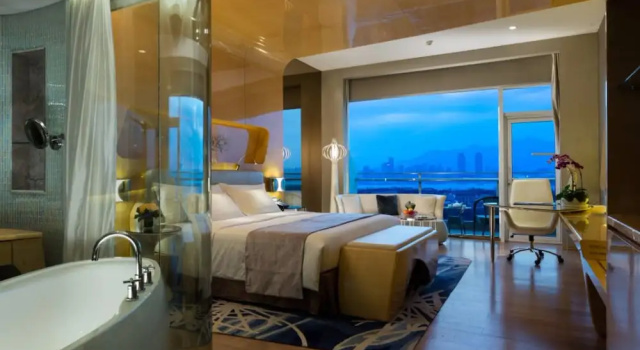 Двухместный номер Executive с видом на залив Wyndham Grand Qingdao