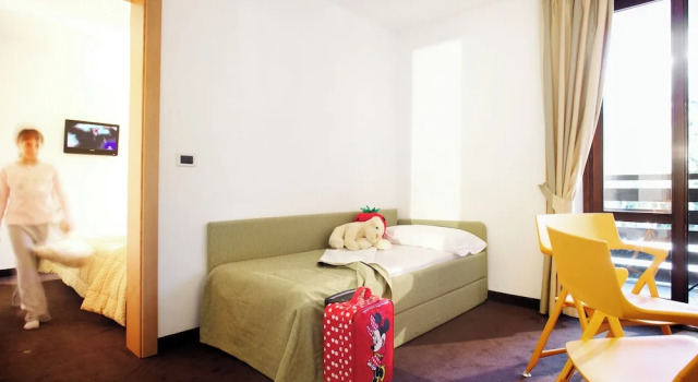Семейный номер Standard с балконом Hotel Alaska