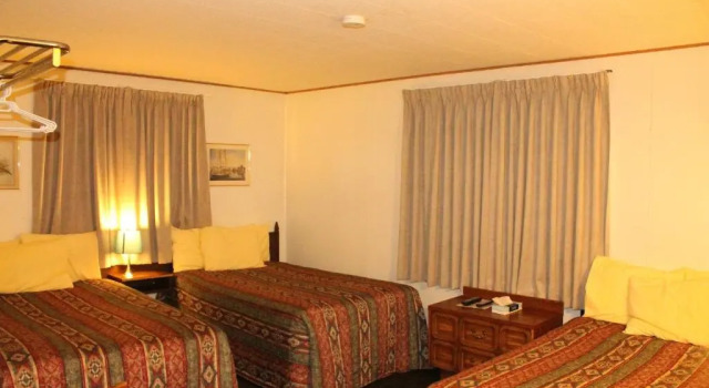 Шестиместный номер Standard Tel Star Motel