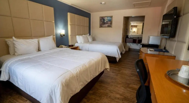 Четырёхместный номер Standard Цокольный этаж Travelodge by Wyndham Florida City/Homestead/Everglades