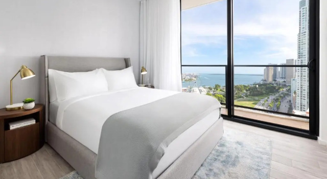 Люкс с 2 комнатами с видом на залив The Elser Hotel Miami - An All-Suite Hotel