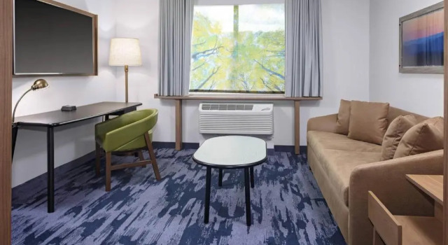 Четырёхместный люкс Fairfield Inn & Suites by Marriott Indianapolis Greenfield