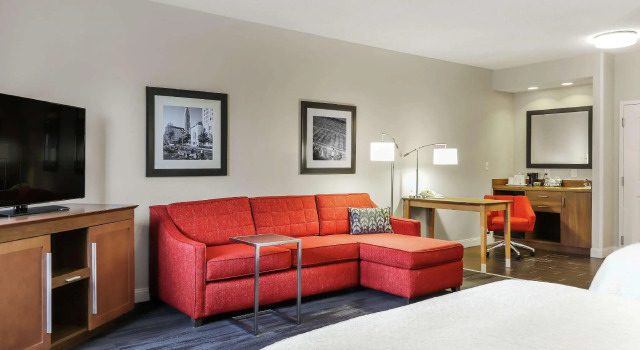 Четырёхместный номер Standard Hampton Inn Heath