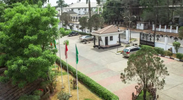 Damgrete Royal Hotel, Rezerwuj Hotel Umuahia Imo
