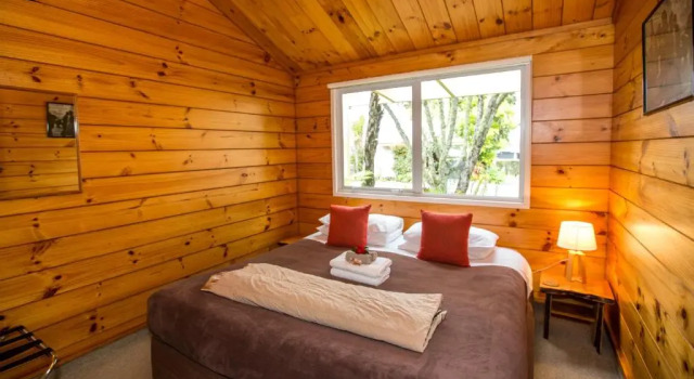 Tatahi Cove Back Packer, Забронировать Хостел Хахей Coromandel Peninsula, рядом с Cathedral Cove
