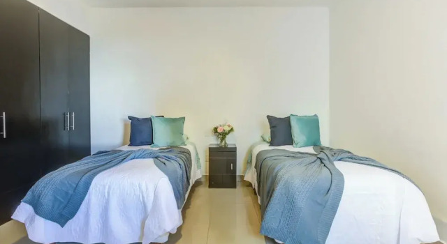 Апартаменты с балконом и с видом на бассейн El Tigre Ibiza Condos