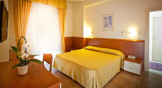 Двухместный номер Standard с балконом Hotel Beaurivage