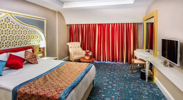 Номер семейный Дуплекс с видом на окрестности Royal Taj Mahal Hotel