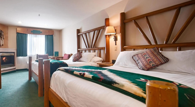 Четырёхместный номер Deluxe Best Western Plus Kentwood Lodge