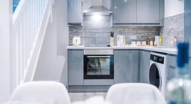 Апартаменты Imperial War Museum North Two-bedroom by Belvilla
