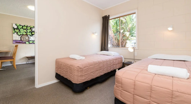 Люкс с 2 комнатами Aarangi Tui Motel