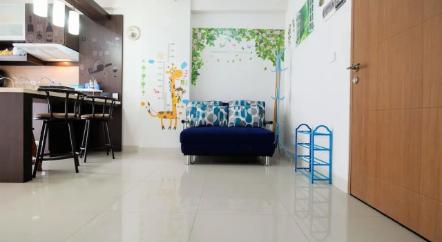 Spacious 1Br the Oak Apartment Near Kelapa Gading, Book Lejlighed Hoteller i Kelapa Gading med pool, Swimmingpool