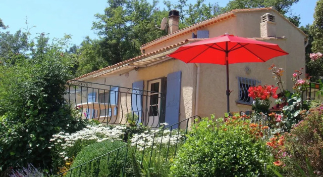 Detached House With Flowering Garden and Paddling Pool Near Signes, Prenota Hotel Signes Vars