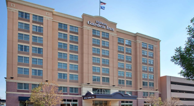 Кровать в общем номере Hilton Garden Inn Omaha Downtown-Old Market Area
