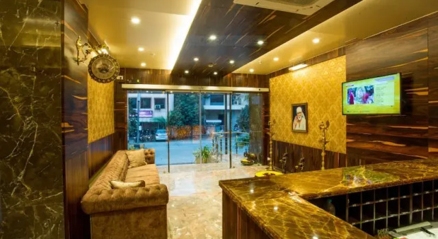 Hotel Bhagyalaxmi NX, Забронировать Отель Ширди штат Махараштра, рядом с Железнодорожный вокзал Сайнагар