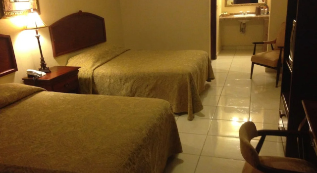 Четырёхместный номер Standard Gran Hotel Paris