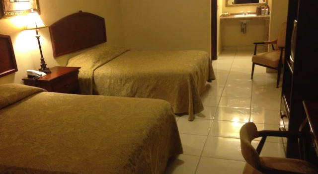 Четырёхместный номер Standard Gran Hotel Paris