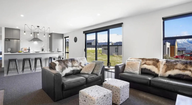 Paradise Point - Wānaka Holiday Home