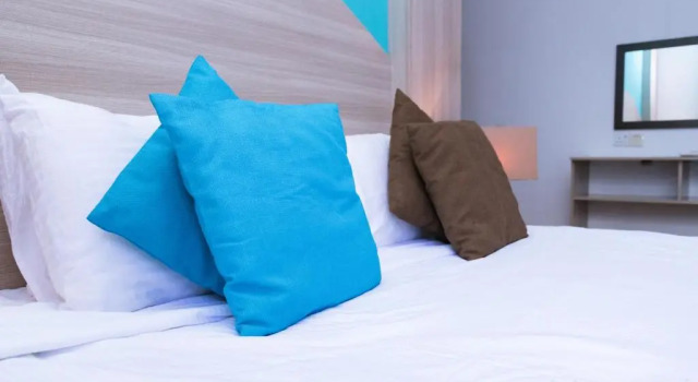 Люкс с балконом Отель Aquzz Inn & Spa