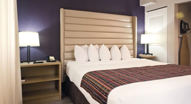 Люкс The Palms Inn & Suites Miami, Kendall, FL