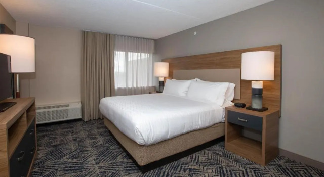 Двухместный люкс c 1 комнатой Candlewood Suites - Cleveland South - Independence by IHG