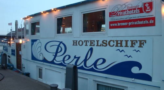 Hotelschiff Perle Bremen, Забронировать Отель Отели Бремена с бассейном, рядом с Набережная Шлахте, Бассейн