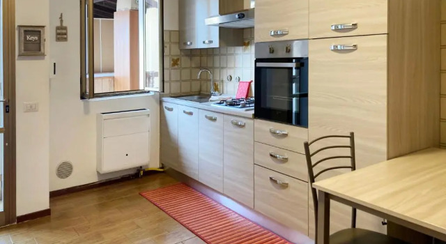 Апартаменты Nice mountain apartment with external dining area - Bilocale con portico in corte nel cuore di Ballabio