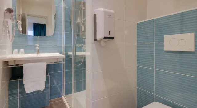 Номер Privilege Brit Hotel Dijon Sud